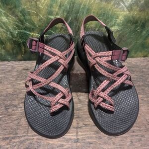 Women Chacos Size 8 Pink And Purple Strappy